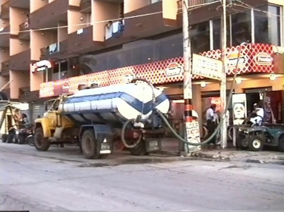 Water Tanker outside hotel, San Andrés